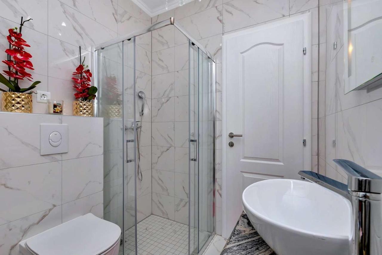 Luxurious Apartment Nino Макарська Екстер'єр фото