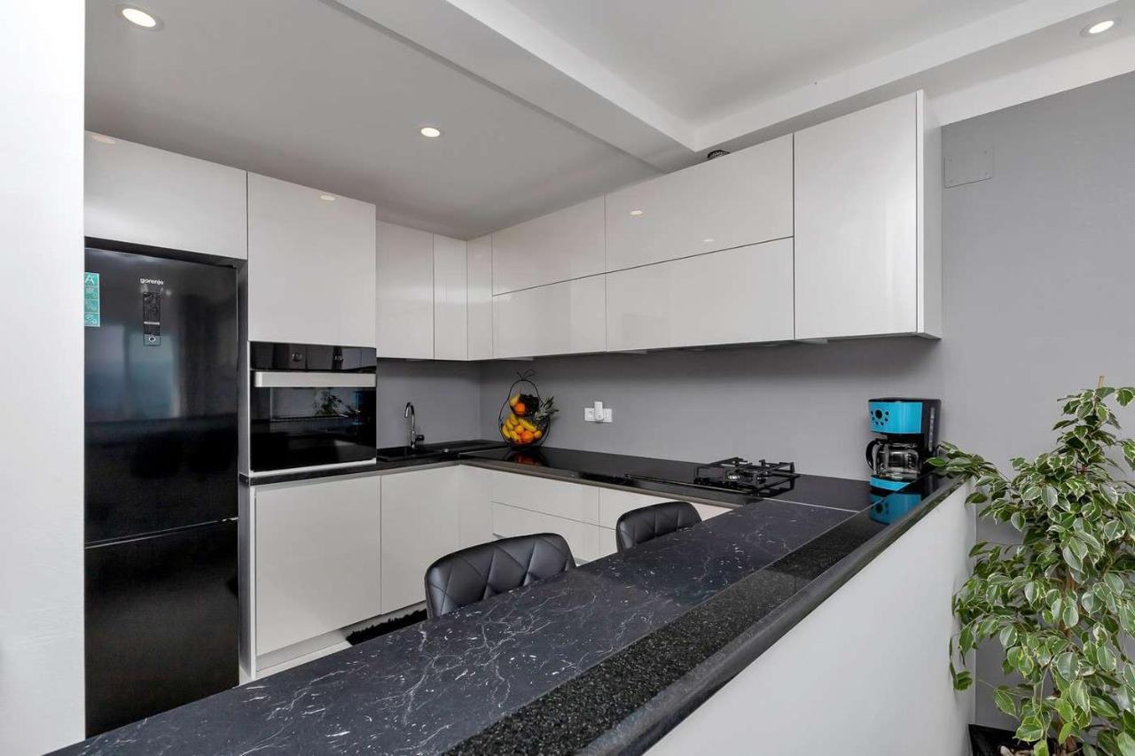 Luxurious Apartment Nino Макарська Екстер'єр фото