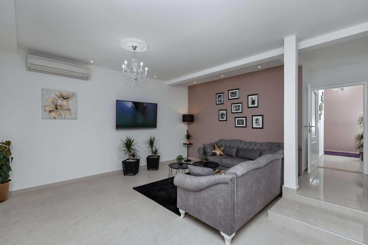Luxurious Apartment Nino Макарська Екстер'єр фото
