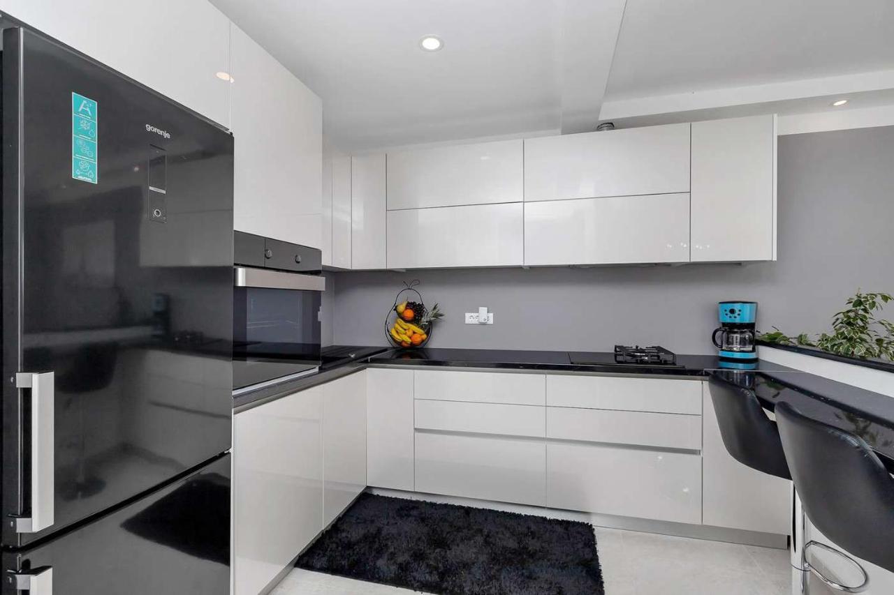 Luxurious Apartment Nino Макарська Екстер'єр фото