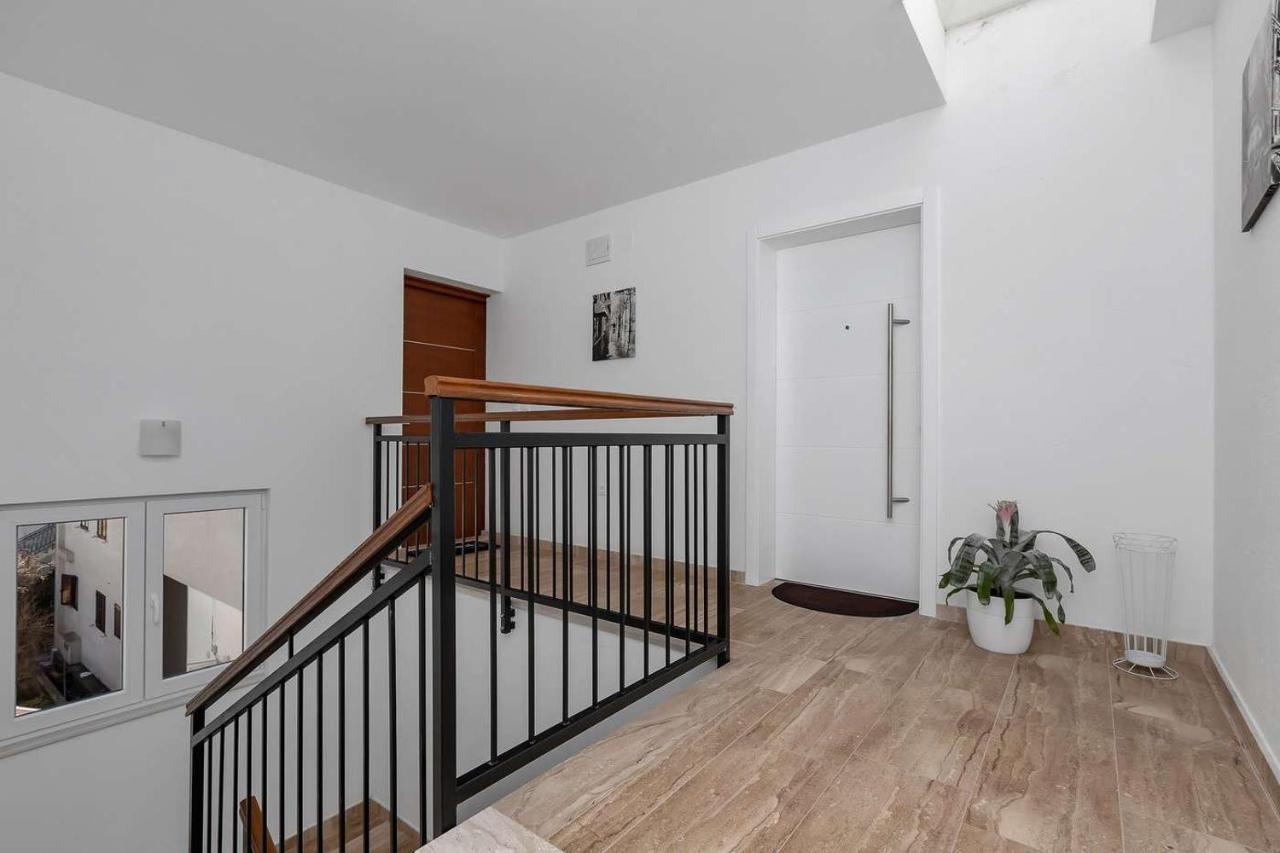 Luxurious Apartment Nino Макарська Екстер'єр фото